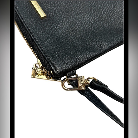 Steve Madden Black Wristlet Wallet W Gold Hardware - Picture 2 of 4